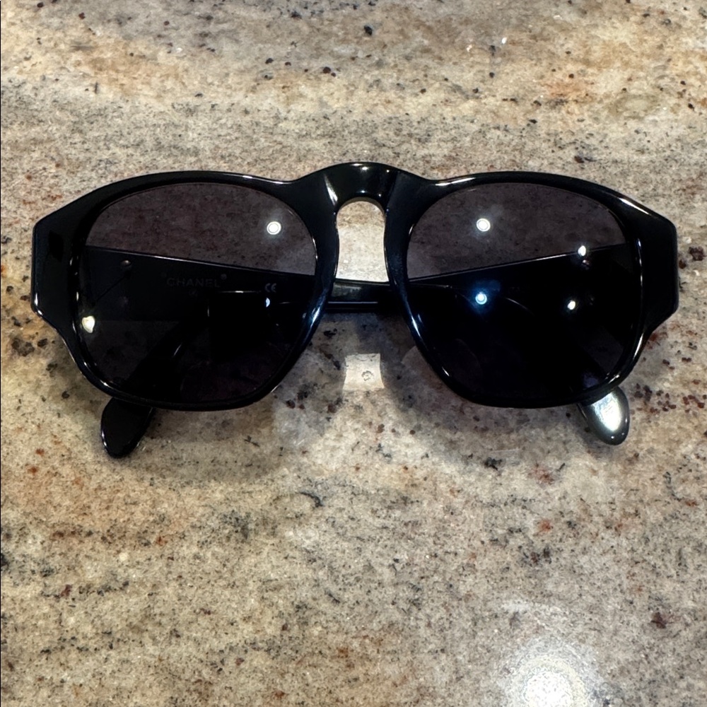 Chanel Vintage Sunglasses Black w/Silvertone Lens - Picture 11 of 14